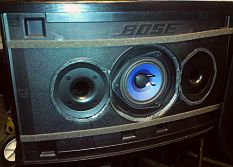 enceinte acoustique BOSE 901 vintage vue de face sans son cache enceinte Bose 901 vintage de face