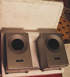 mini enceintes TECHNICS SB–F01 boîtées